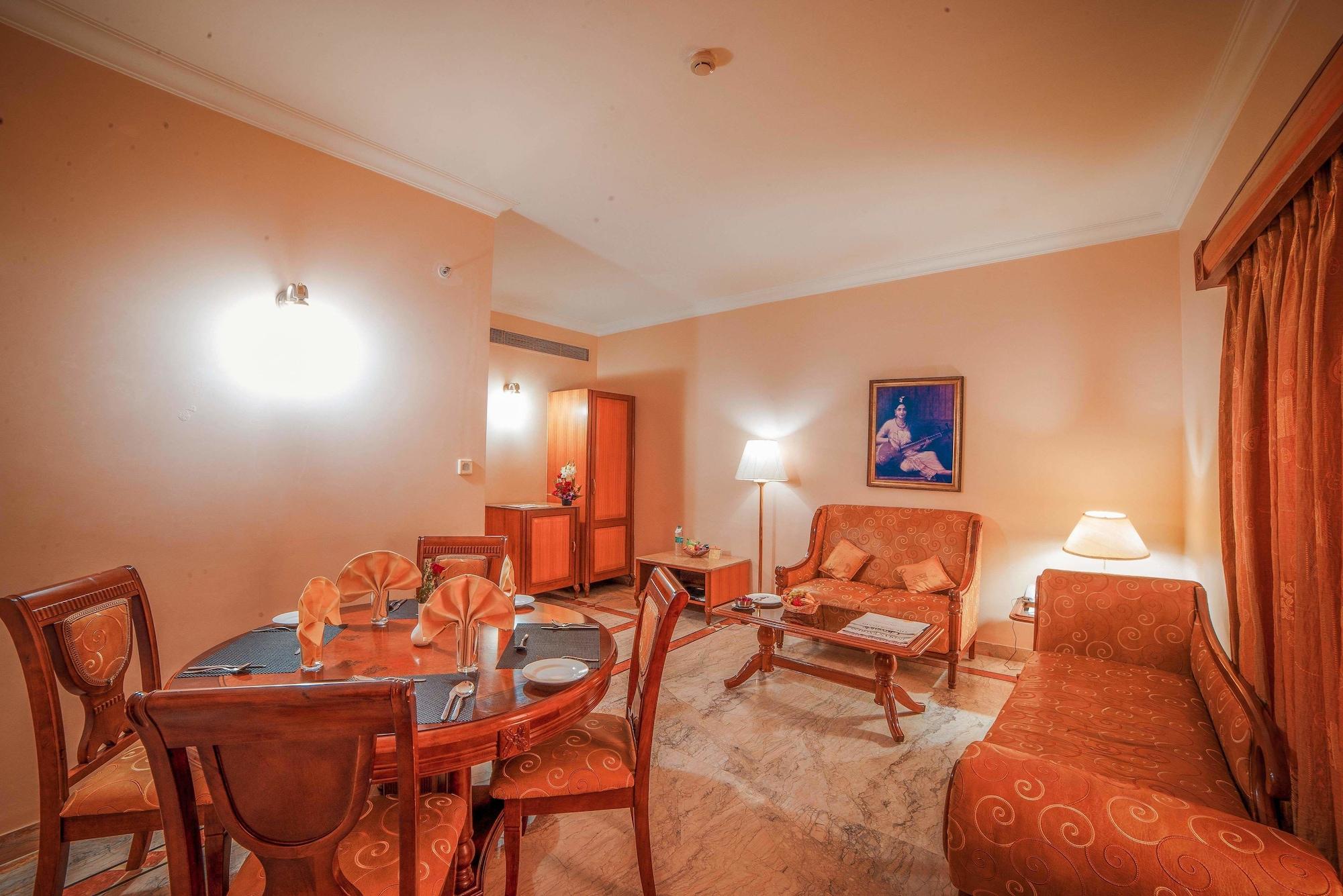 Raj Park Hotel Madras Buitenkant foto