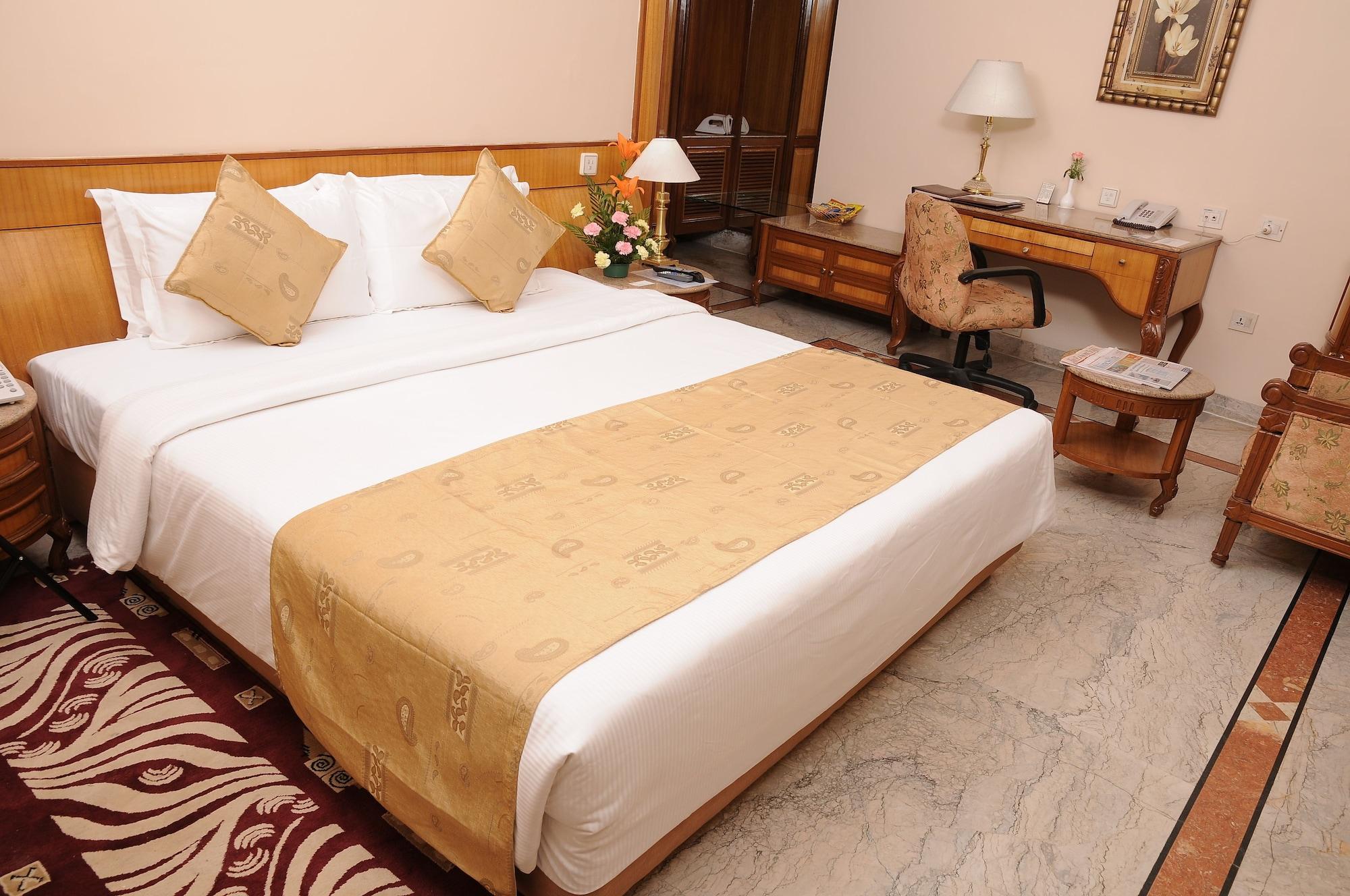 Raj Park Hotel Madras Buitenkant foto