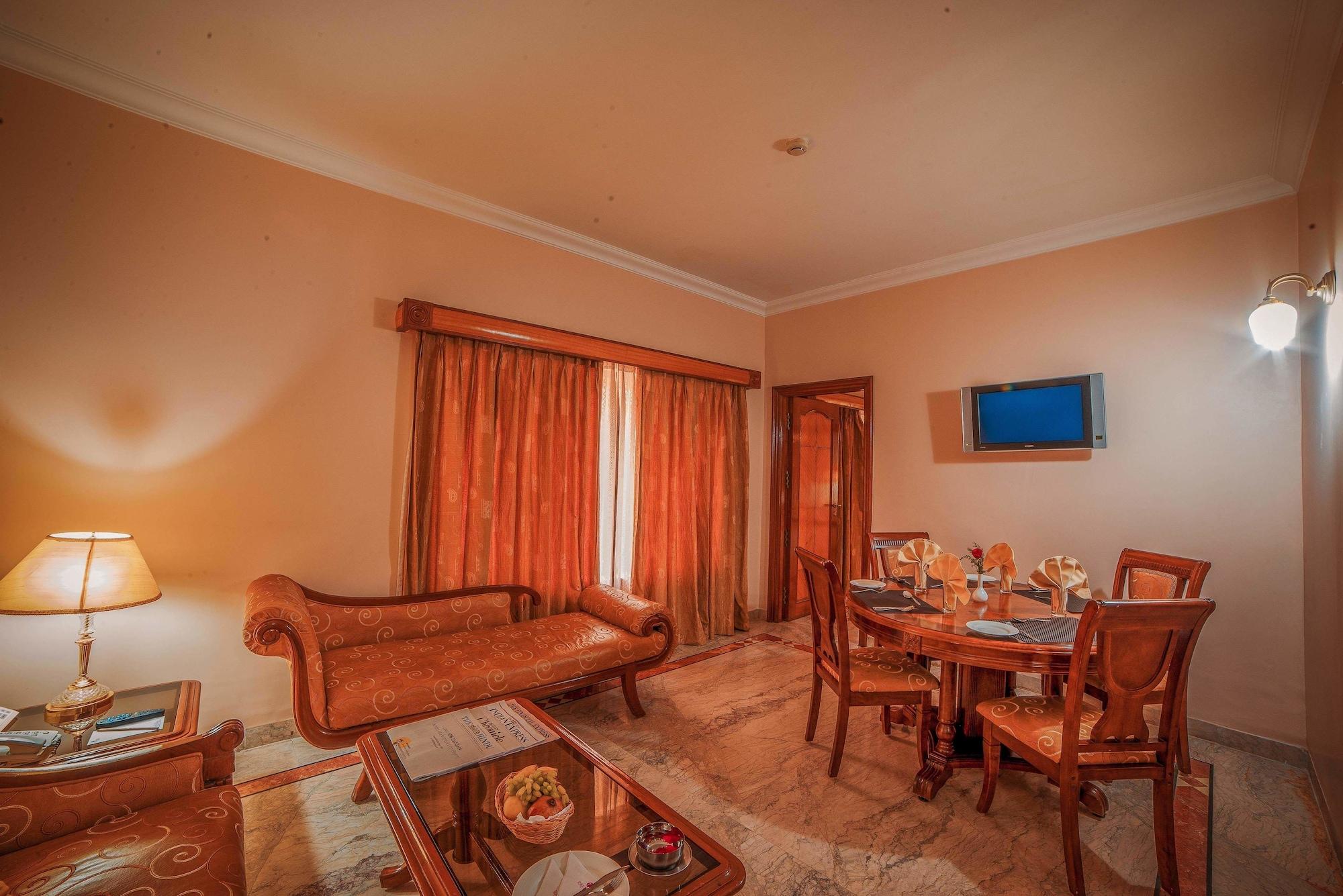 Raj Park Hotel Madras Buitenkant foto