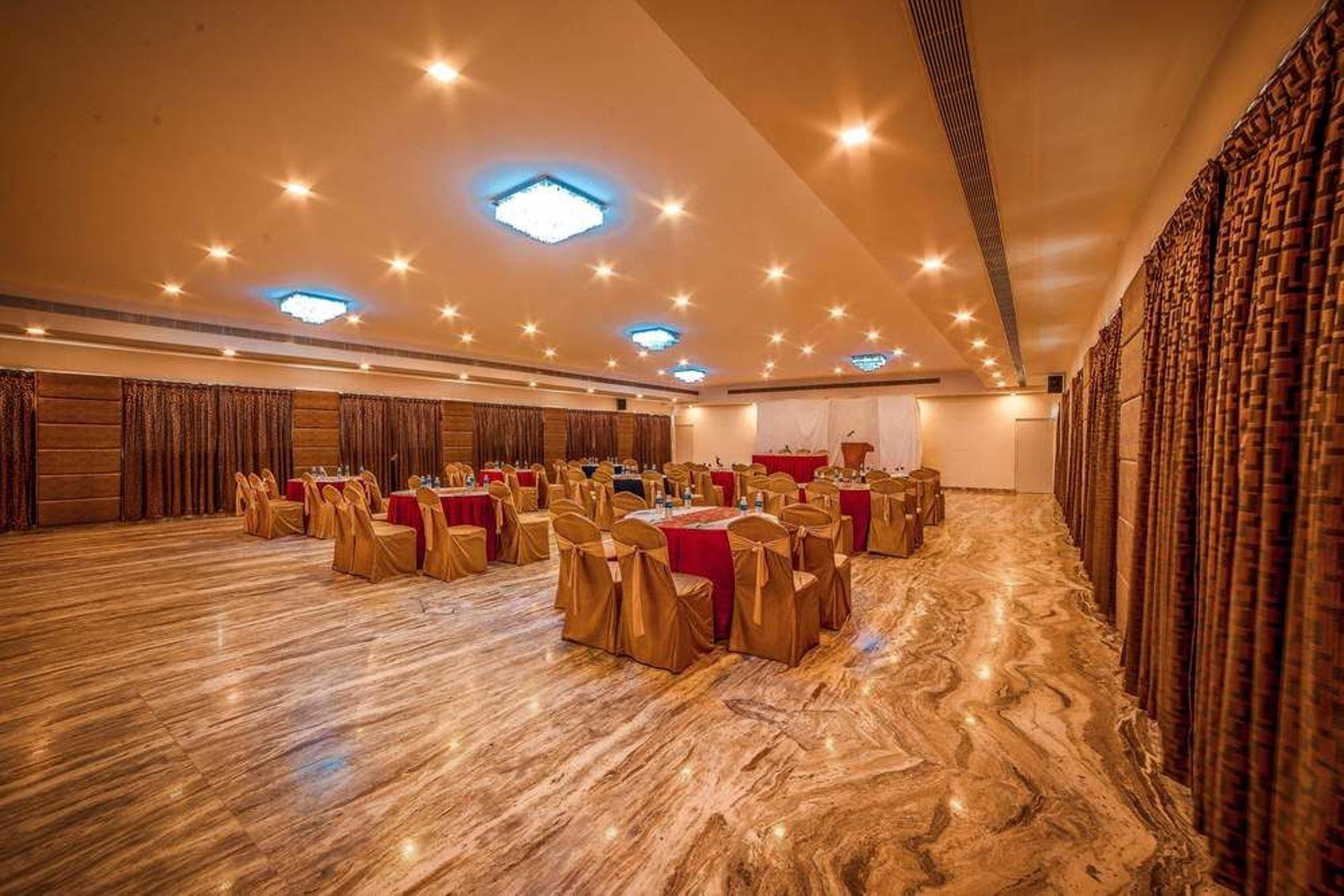 Raj Park Hotel Madras Buitenkant foto
