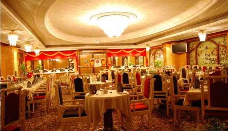 Raj Park Hotel Madras Buitenkant foto