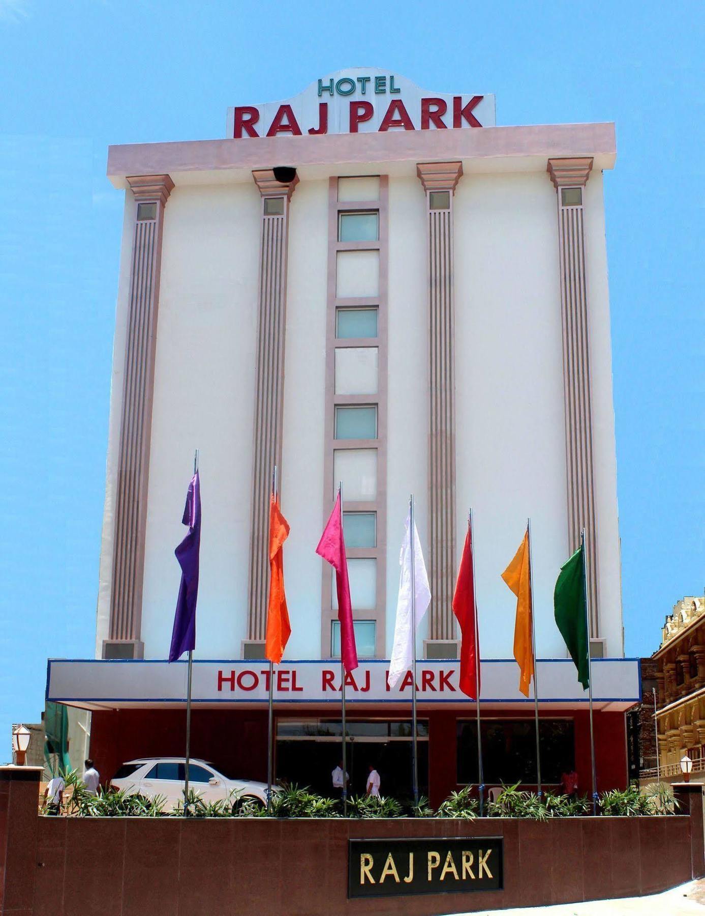 Raj Park Hotel Madras Buitenkant foto